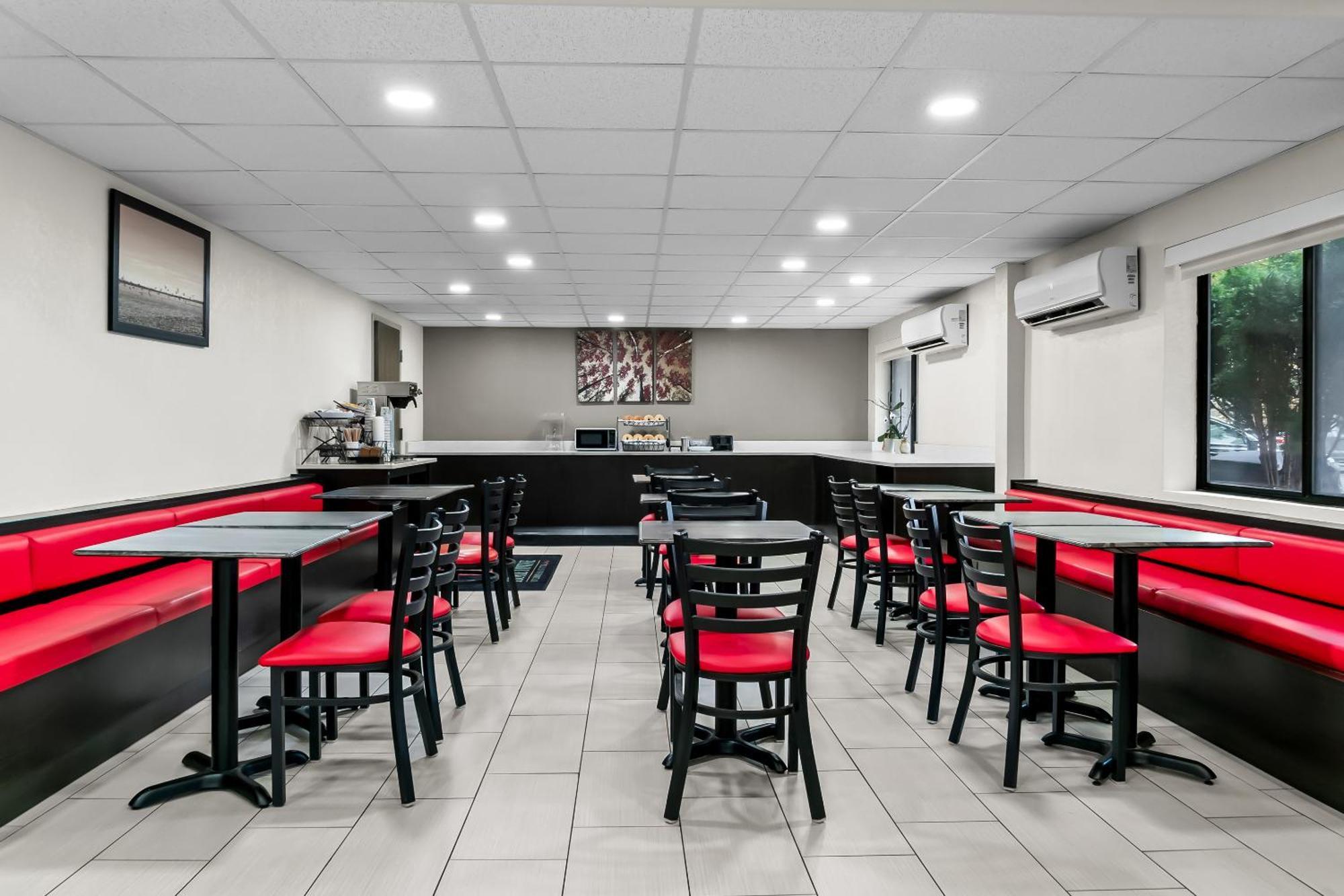Hometowne Studios By Red Roof Flint Exteriér fotografie